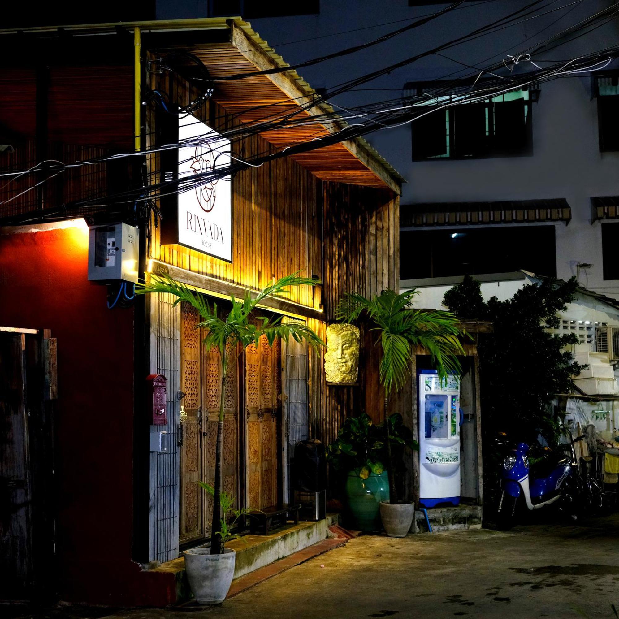 Villa Rinvada House à Bangkok Extérieur photo
